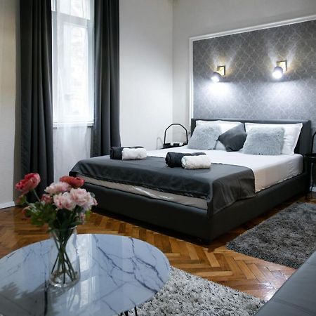 Natalie'S Place Belgrade Extérieur photo